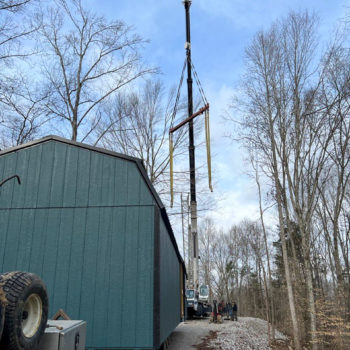 cabin shed delivery with crane